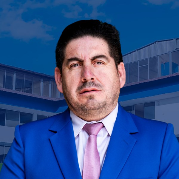 Msc. Manfred Echeverria, Administrador